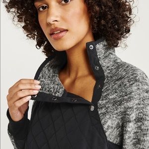 Abercrombie & Fitch 
Asymmetrical Snap-Up Fleece